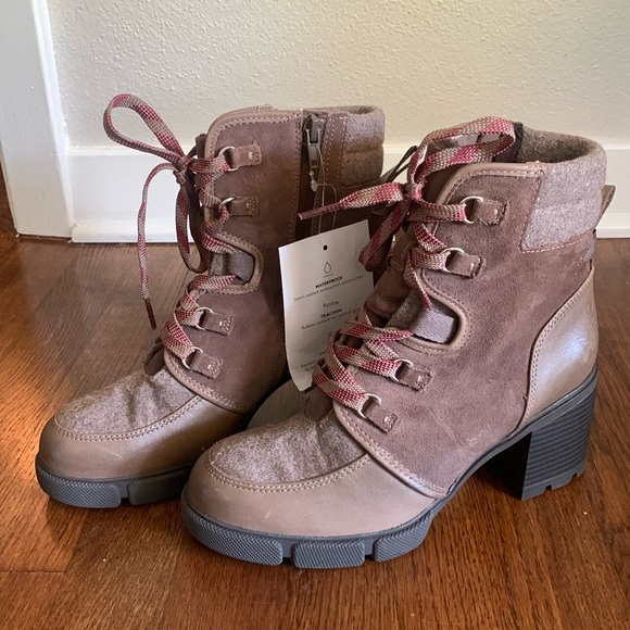 New Naturalizer Myla Platform Heel Lace up Boot - Picture 2 of 13